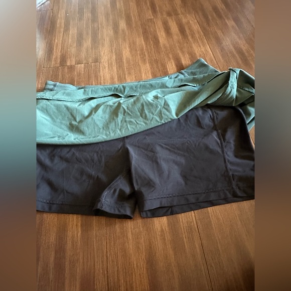 Outdoor Voices Evergreen Hudson Skort size medium EUC size XL - Picture 5 of 9